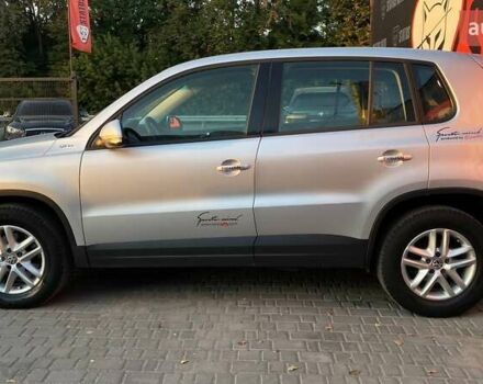 Серый Фольксваген Тигуан, объемом двигателя 2 л и пробегом 112 тыс. км за 10500 $, фото 3 на Automoto.ua