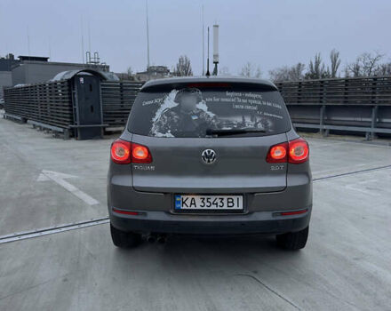 Серый Фольксваген Тигуан, объемом двигателя 1.98 л и пробегом 240 тыс. км за 11500 $, фото 31 на Automoto.ua