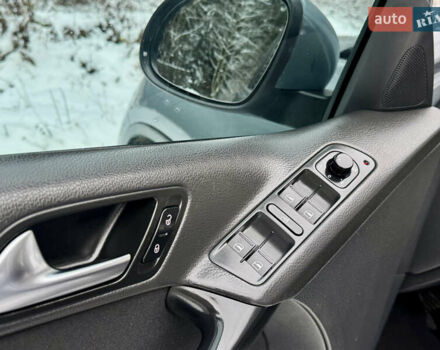 Серый Фольксваген Тигуан, объемом двигателя 2 л и пробегом 265 тыс. км за 11500 $, фото 47 на Automoto.ua