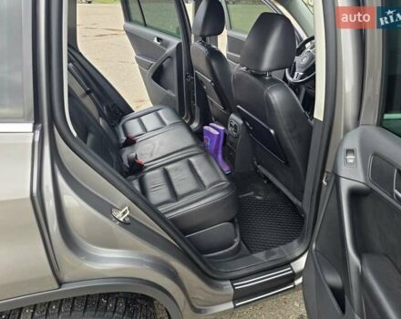 Серый Фольксваген Тигуан, объемом двигателя 2 л и пробегом 186 тыс. км за 14500 $, фото 11 на Automoto.ua