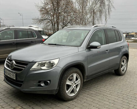 Серый Фольксваген Тигуан, объемом двигателя 1.97 л и пробегом 124 тыс. км за 11000 $, фото 1 на Automoto.ua