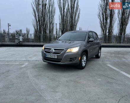 Серый Фольксваген Тигуан, объемом двигателя 1.98 л и пробегом 240 тыс. км за 11500 $, фото 4 на Automoto.ua
