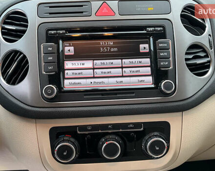 Серый Фольксваген Тигуан, объемом двигателя 1.98 л и пробегом 244 тыс. км за 11000 $, фото 14 на Automoto.ua