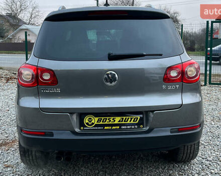 Серый Фольксваген Тигуан, объемом двигателя 1.98 л и пробегом 244 тыс. км за 11000 $, фото 6 на Automoto.ua