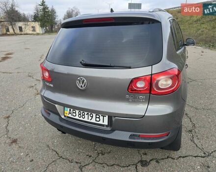 Серый Фольксваген Тигуан, объемом двигателя 2 л и пробегом 186 тыс. км за 14500 $, фото 5 на Automoto.ua