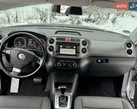 Серый Фольксваген Тигуан, объемом двигателя 2 л и пробегом 265 тыс. км за 11500 $, фото 35 на Automoto.ua