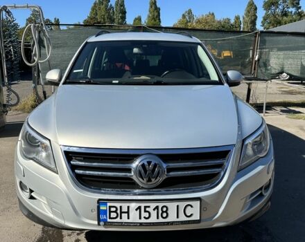 Серый Фольксваген Тигуан, объемом двигателя 2 л и пробегом 132 тыс. км за 10900 $, фото 1 на Automoto.ua