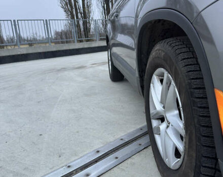 Серый Фольксваген Тигуан, объемом двигателя 1.98 л и пробегом 240 тыс. км за 11500 $, фото 24 на Automoto.ua