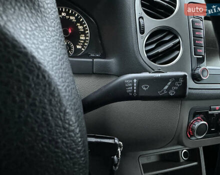 Серый Фольксваген Тигуан, объемом двигателя 1.98 л и пробегом 240 тыс. км за 11500 $, фото 39 на Automoto.ua