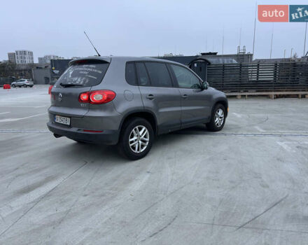 Серый Фольксваген Тигуан, объемом двигателя 1.98 л и пробегом 240 тыс. км за 11500 $, фото 6 на Automoto.ua