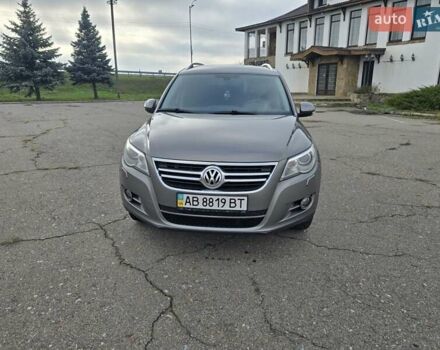 Серый Фольксваген Тигуан, объемом двигателя 2 л и пробегом 186 тыс. км за 14500 $, фото 1 на Automoto.ua
