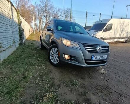 Сірий Фольксваген Тігуан, об'ємом двигуна 2 л та пробігом 288 тис. км за 9000 $, фото 2 на Automoto.ua