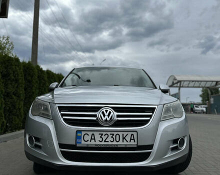 Серый Фольксваген Тигуан, объемом двигателя 1.98 л и пробегом 251 тыс. км за 9200 $, фото 4 на Automoto.ua