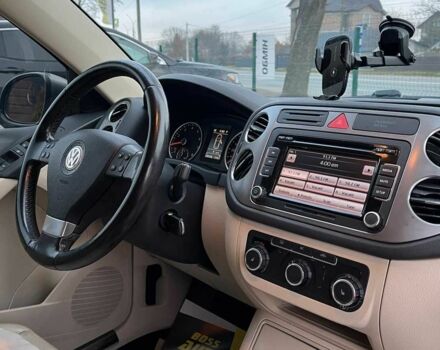 Серый Фольксваген Тигуан, объемом двигателя 2 л и пробегом 244 тыс. км за 11000 $, фото 19 на Automoto.ua