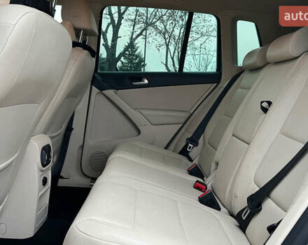 Серый Фольксваген Тигуан, объемом двигателя 1.98 л и пробегом 244 тыс. км за 11000 $, фото 21 на Automoto.ua