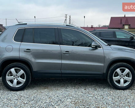 Серый Фольксваген Тигуан, объемом двигателя 1.98 л и пробегом 244 тыс. км за 11000 $, фото 8 на Automoto.ua
