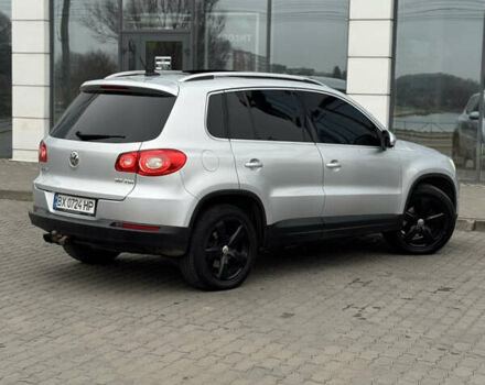 Серый Фольксваген Тигуан, объемом двигателя 2 л и пробегом 225 тыс. км за 11500 $, фото 72 на Automoto.ua