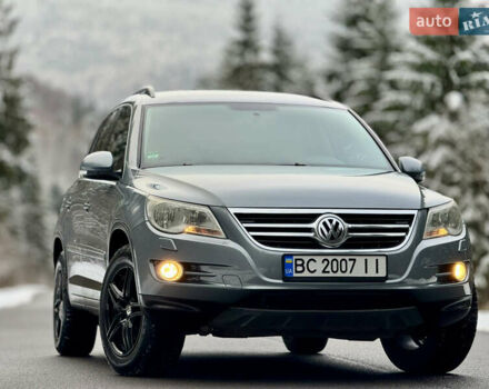 Серый Фольксваген Тигуан, объемом двигателя 2 л и пробегом 265 тыс. км за 11500 $, фото 3 на Automoto.ua