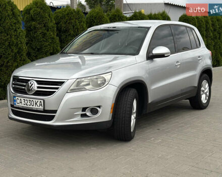 Серый Фольксваген Тигуан, объемом двигателя 1.98 л и пробегом 251 тыс. км за 9200 $, фото 2 на Automoto.ua