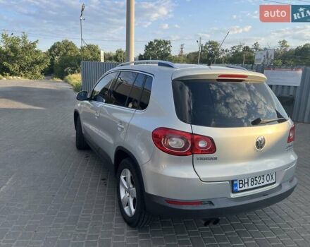 Серый Фольксваген Тигуан, объемом двигателя 1.98 л и пробегом 161 тыс. км за 13200 $, фото 4 на Automoto.ua