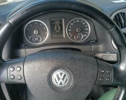 Серый Фольксваген Тигуан, объемом двигателя 1.98 л и пробегом 214 тыс. км за 8600 $, фото 9 на Automoto.ua