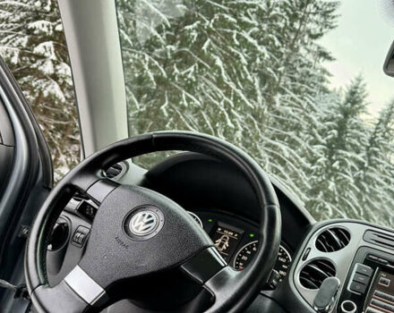 Серый Фольксваген Тигуан, объемом двигателя 2 л и пробегом 265 тыс. км за 11500 $, фото 36 на Automoto.ua