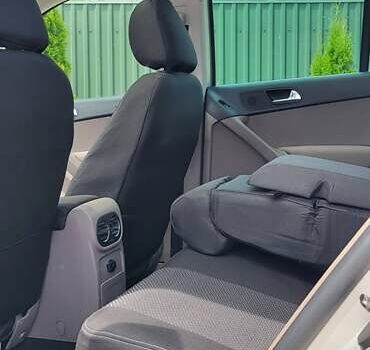 Серый Фольксваген Тигуан, объемом двигателя 1.4 л и пробегом 148 тыс. км за 9800 $, фото 7 на Automoto.ua