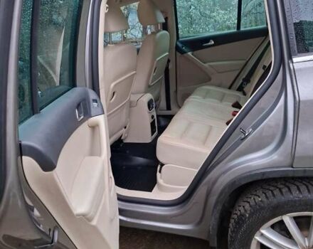 Серый Фольксваген Тигуан, объемом двигателя 1.97 л и пробегом 223 тыс. км за 15800 $, фото 6 на Automoto.ua