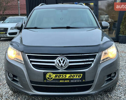 Серый Фольксваген Тигуан, объемом двигателя 1.98 л и пробегом 244 тыс. км за 11000 $, фото 2 на Automoto.ua
