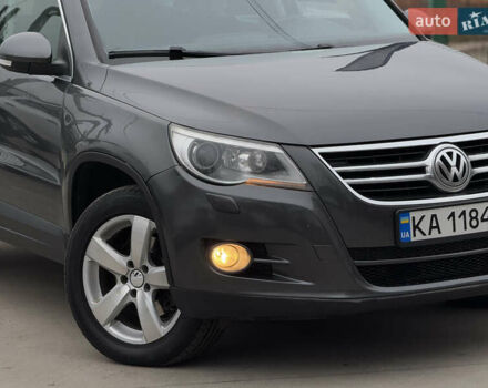 Серый Фольксваген Тигуан, объемом двигателя 2 л и пробегом 285 тыс. км за 10999 $, фото 5 на Automoto.ua