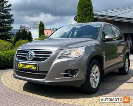 Сірий Фольксваген Тігуан, об'ємом двигуна 2 л та пробігом 265 тис. км за 10500 $, фото 2 на Automoto.ua