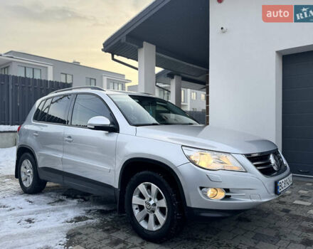 Сірий Фольксваген Тігуан, об'ємом двигуна 2 л та пробігом 157 тис. км за 9900 $, фото 15 на Automoto.ua