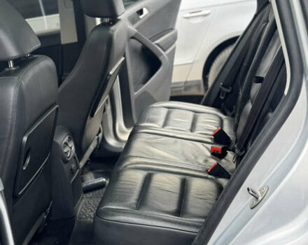 Серый Фольксваген Тигуан, объемом двигателя 2 л и пробегом 225 тыс. км за 11500 $, фото 60 на Automoto.ua