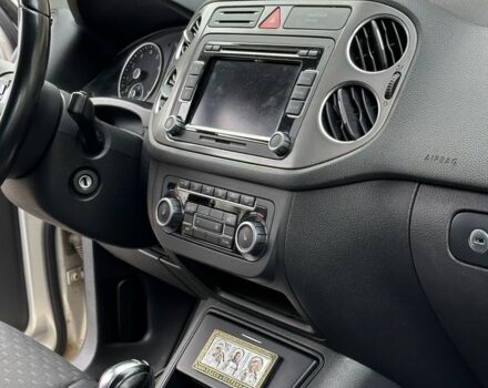 Серый Фольксваген Тигуан, объемом двигателя 2 л и пробегом 132 тыс. км за 10900 $, фото 11 на Automoto.ua