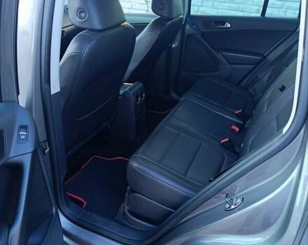 Сірий Фольксваген Тігуан, об'ємом двигуна 2 л та пробігом 288 тис. км за 9000 $, фото 8 на Automoto.ua