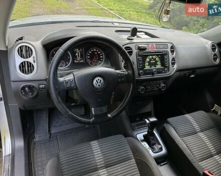 Сірий Фольксваген Тігуан, об'ємом двигуна 2 л та пробігом 268 тис. км за 11600 $, фото 7 на Automoto.ua