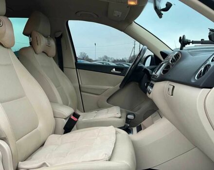 Серый Фольксваген Тигуан, объемом двигателя 2 л и пробегом 244 тыс. км за 11000 $, фото 23 на Automoto.ua