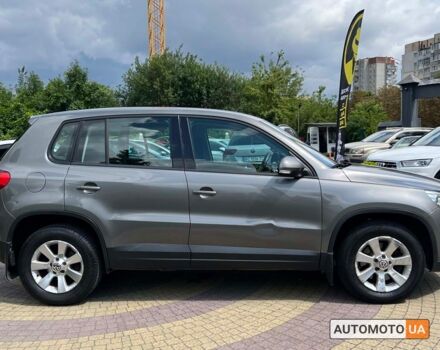 Сірий Фольксваген Тігуан, об'ємом двигуна 2 л та пробігом 265 тис. км за 10500 $, фото 7 на Automoto.ua
