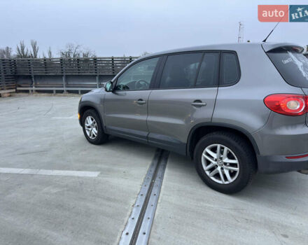 Серый Фольксваген Тигуан, объемом двигателя 1.98 л и пробегом 240 тыс. км за 11500 $, фото 10 на Automoto.ua