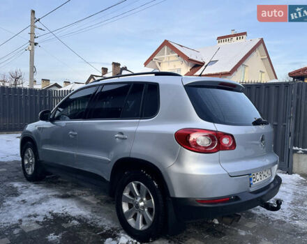 Сірий Фольксваген Тігуан, об'ємом двигуна 2 л та пробігом 157 тис. км за 9900 $, фото 10 на Automoto.ua