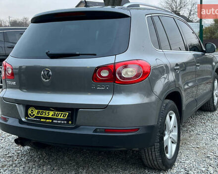 Серый Фольксваген Тигуан, объемом двигателя 1.98 л и пробегом 244 тыс. км за 11000 $, фото 7 на Automoto.ua