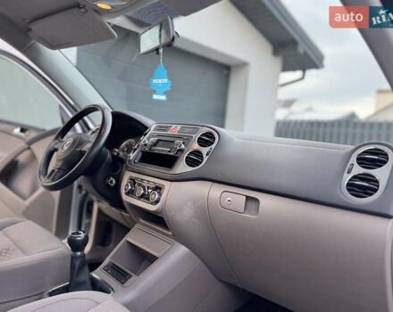 Серый Фольксваген Тигуан, объемом двигателя 2 л и пробегом 158 тыс. км за 9550 $, фото 31 на Automoto.ua