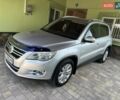 Сірий Фольксваген Тігуан, об'ємом двигуна 2 л та пробігом 268 тис. км за 11600 $, фото 44 на Automoto.ua