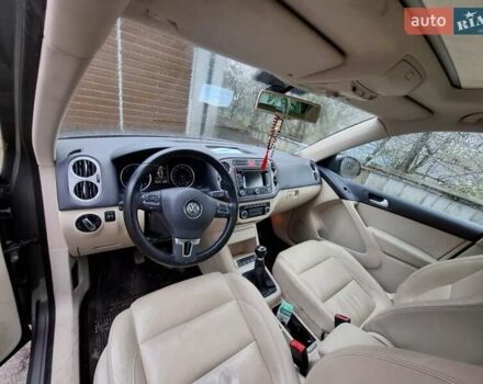 Серый Фольксваген Тигуан, объемом двигателя 1.97 л и пробегом 223 тыс. км за 15800 $, фото 17 на Automoto.ua