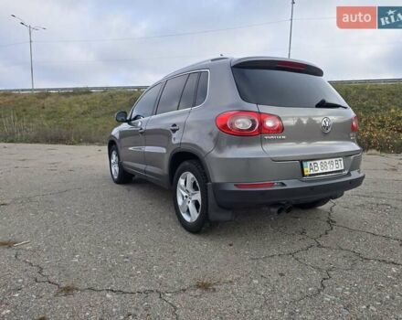 Серый Фольксваген Тигуан, объемом двигателя 2 л и пробегом 186 тыс. км за 14500 $, фото 4 на Automoto.ua