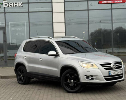 Серый Фольксваген Тигуан, объемом двигателя 2 л и пробегом 225 тыс. км за 11500 $, фото 4 на Automoto.ua