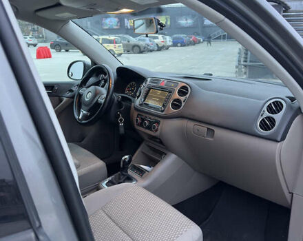 Серый Фольксваген Тигуан, объемом двигателя 1.98 л и пробегом 240 тыс. км за 11500 $, фото 17 на Automoto.ua