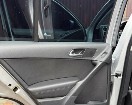 Сірий Фольксваген Тігуан, об'ємом двигуна 1.97 л та пробігом 250 тис. км за 11900 $, фото 29 на Automoto.ua