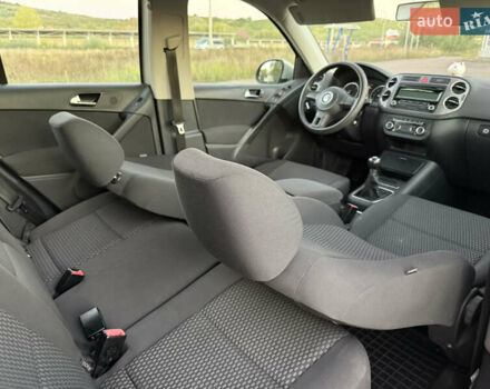 Серый Фольксваген Тигуан, объемом двигателя 1.97 л и пробегом 160 тыс. км за 13950 $, фото 67 на Automoto.ua