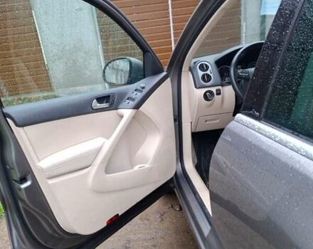 Серый Фольксваген Тигуан, объемом двигателя 1.97 л и пробегом 223 тыс. км за 15800 $, фото 8 на Automoto.ua